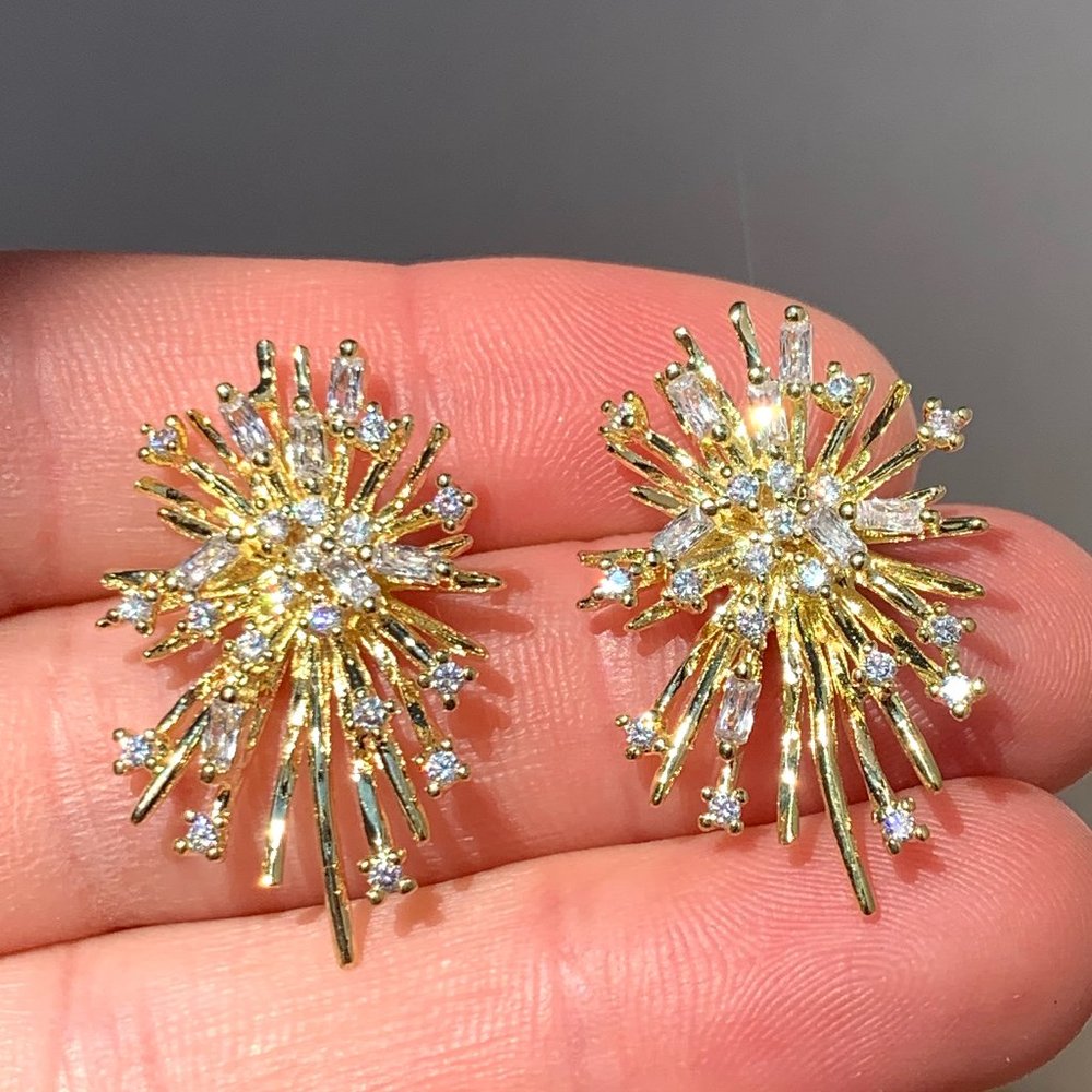 NEW~ Anthropologie Crystal Starburst Earrings - Picture 7 of 7